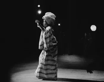 Grandassa Model onstage,