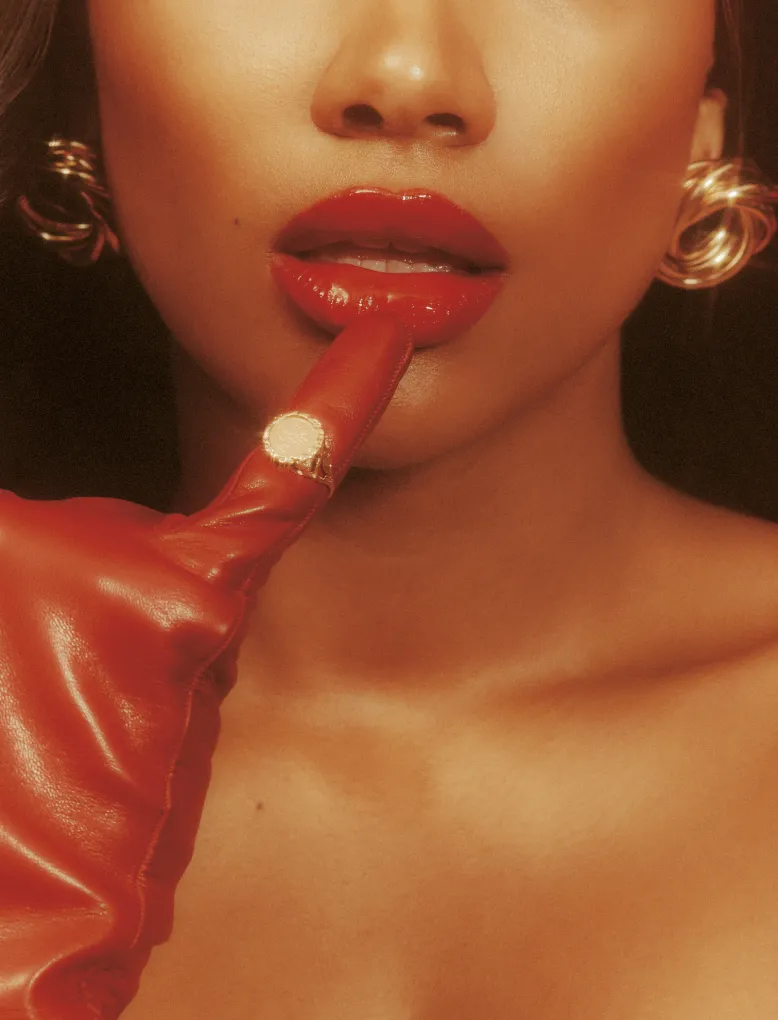 Adrienne Raquel, Gold Finger, New York, 2019