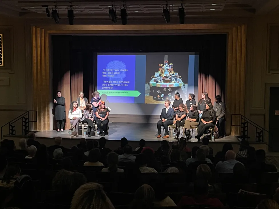 Ofrendas artists on stage in a prior year