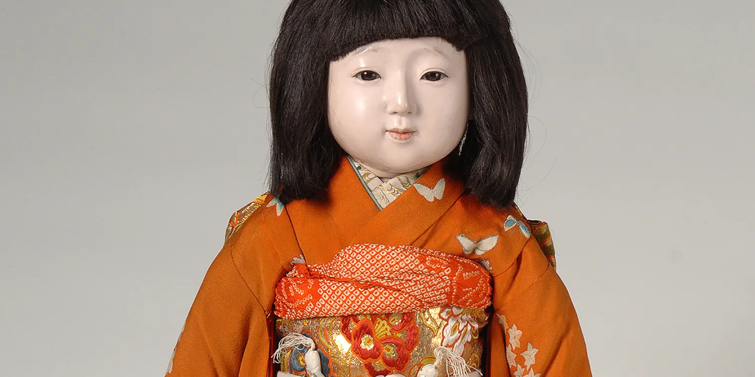 Doll store and dolls