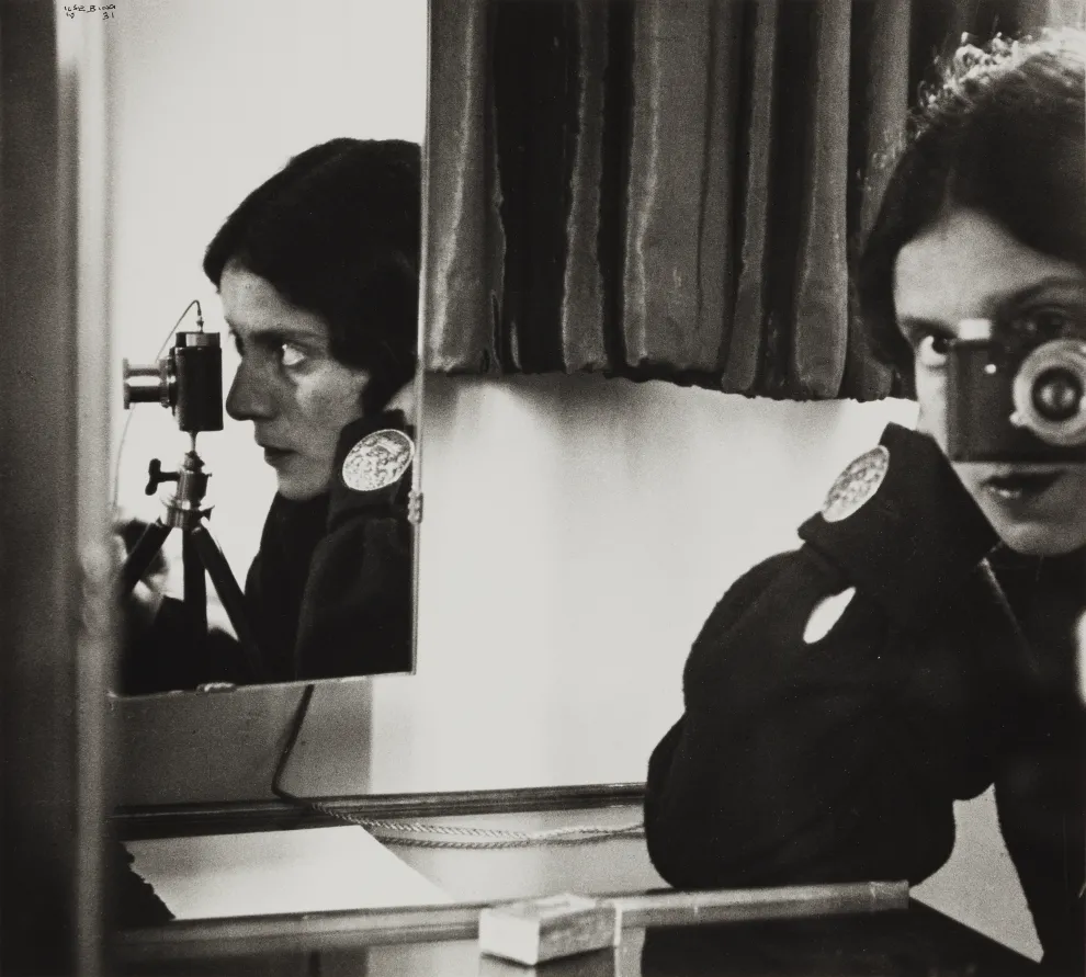Ilse Bing (American, born Germany, 1899–1998). Self Portrait with Leica, 1931, printed 1992, gelatin silver print. Detroit Institute of Arts, Gift of the Estate of Ilse Bing Wolff, 2001.106. © Estate of Ilse Bing.