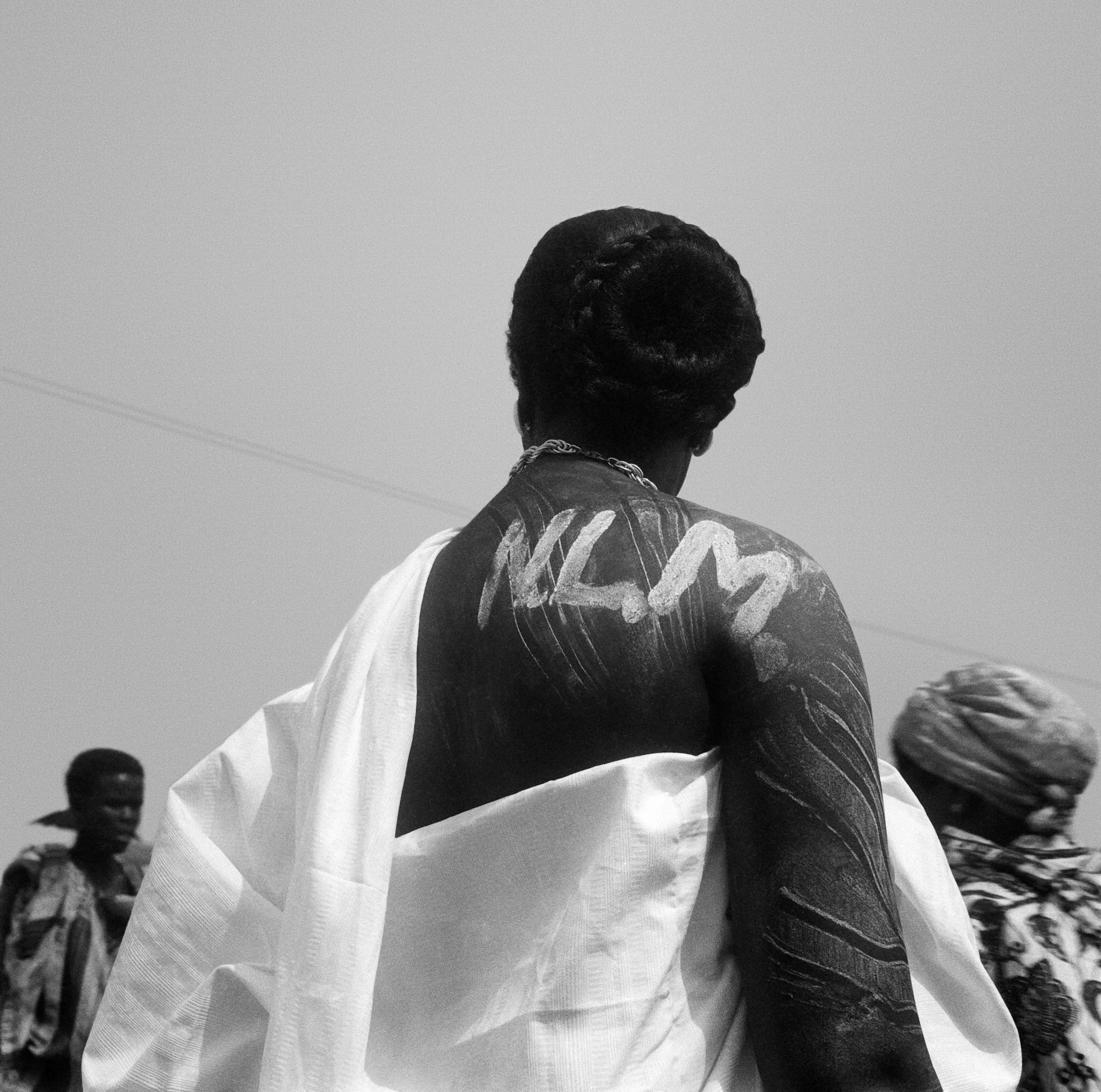 James Barnor (Ghana, b. 1929). National Liberation Movement political rally, Kumasi, 1956 (printed 2010–20). Gelatin silver print. Galerie Clémentine de la Féronnière, Paris. © James Barnor, courtesy Galerie Clémentine de la Féronnière, Paris.