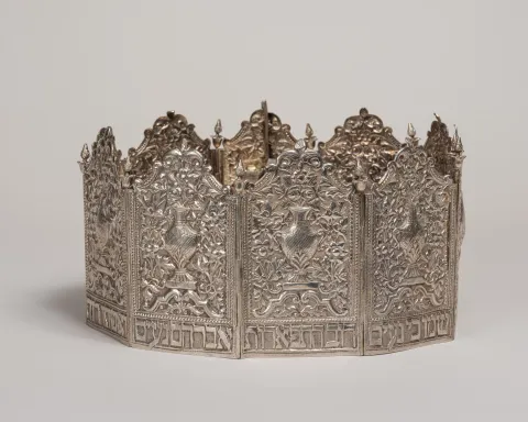 Torah Crown, 1898-99. The Jewish Museum, Judaica Acquistions Fund.