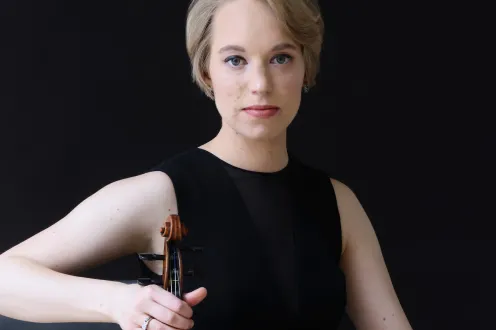 Robyn Bollinger holding violin
